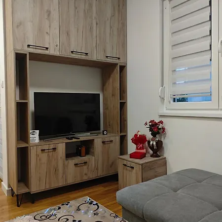 Apartman Leo *